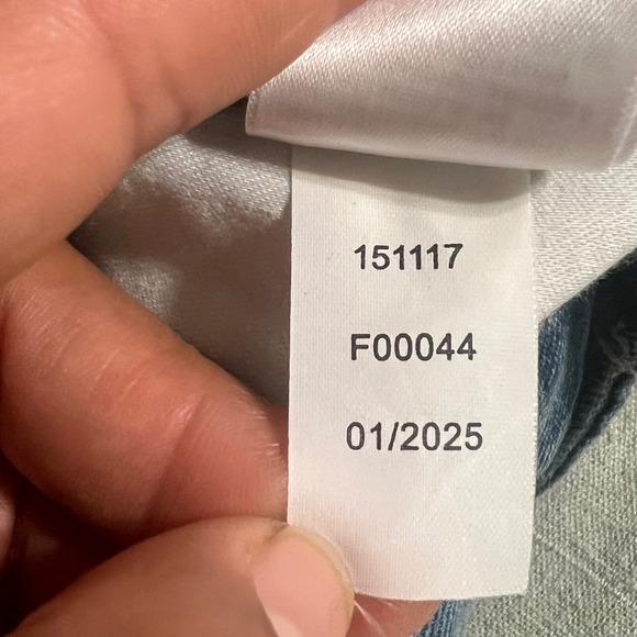 Lucky Brand Women's 90s Midi Denim Shorts Cutoff Raw Hem Size 12/31 - Picture 10 of 10